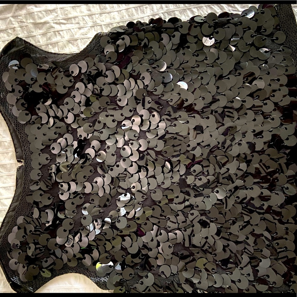 Elegant sleeveless top